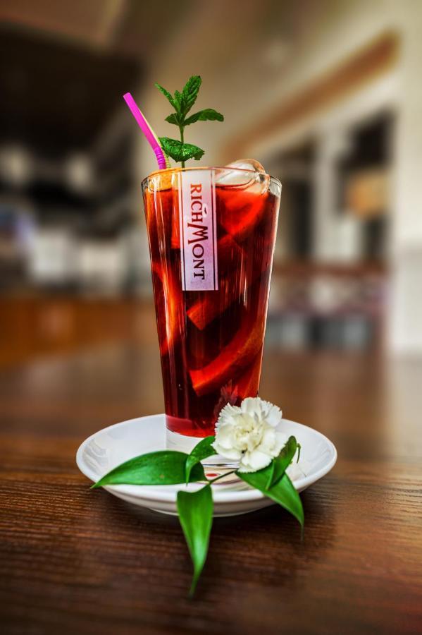 Hotel Stara Gorzelnia Лихень Экстерьер фото
