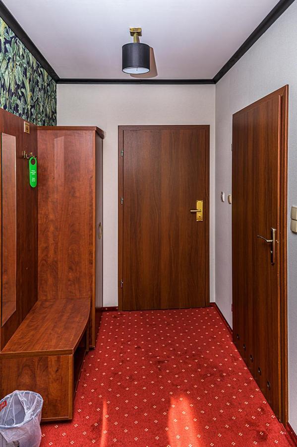 Hotel Stara Gorzelnia Лихень Экстерьер фото