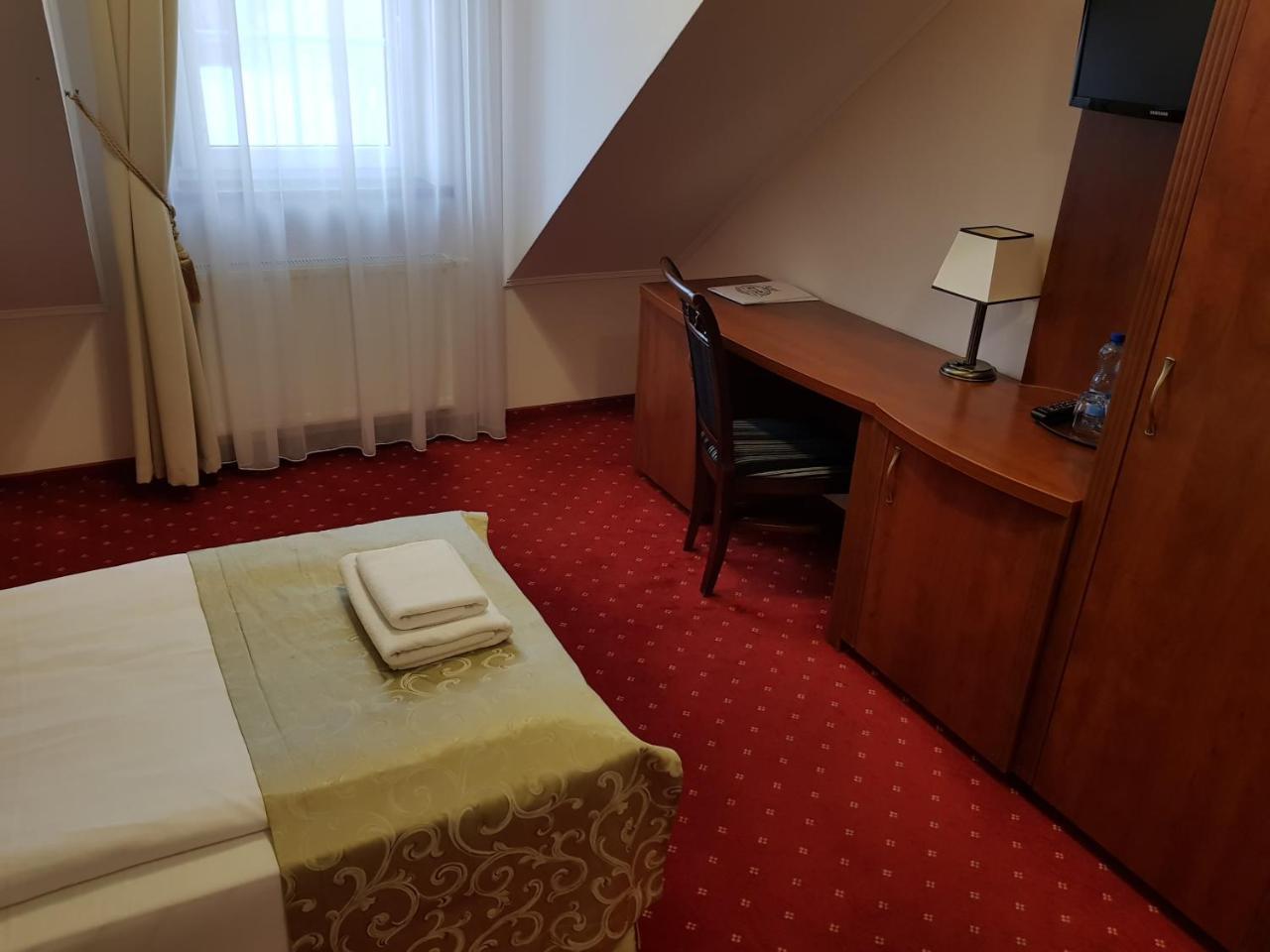 Hotel Stara Gorzelnia Лихень Экстерьер фото